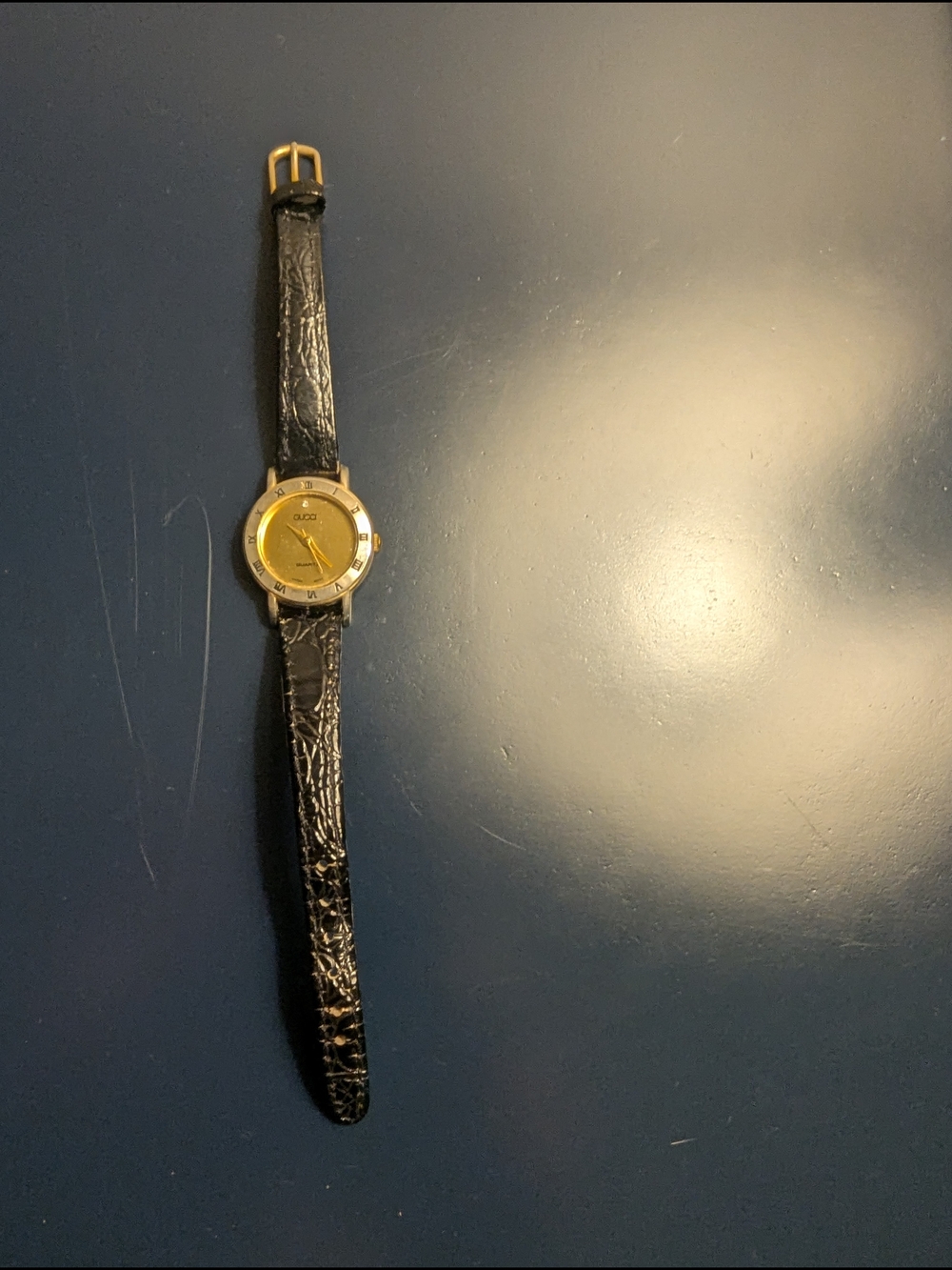 Vtg Gucci Gold Dial Black Leather Strap Watch Japan Mvmt - Picture 3 of 7